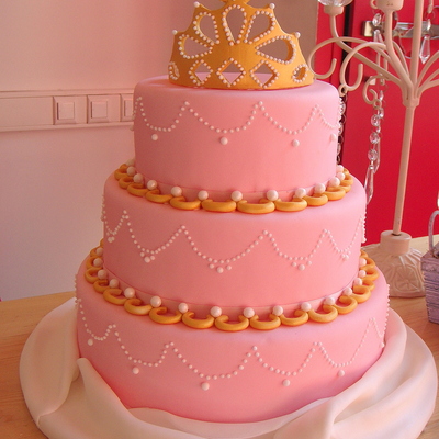 Crown Pink Cake