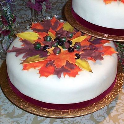 Fall Leaves Wedding Cake