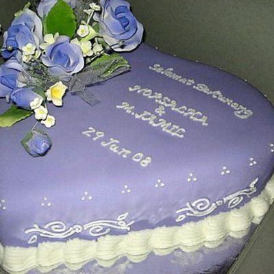 Engagement Cake 2