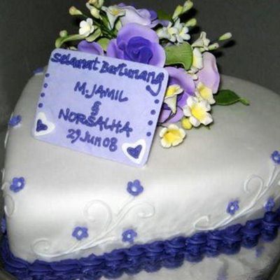 Engagement Cake 1