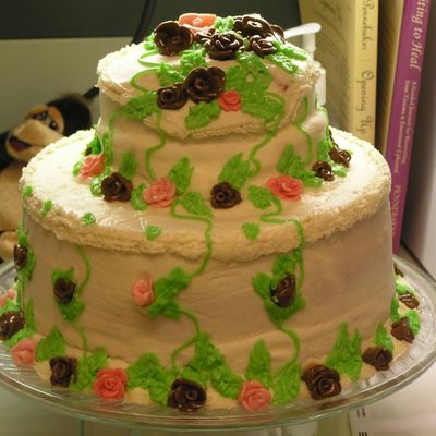 Wasc W/ Bc Icing Tootsie Roll & Starburst Roses