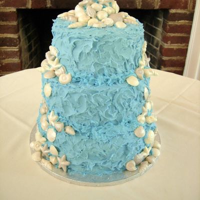 Fluffy Waves Seashell Cake