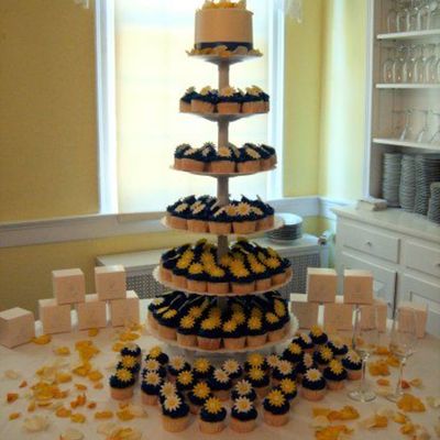 Daisy Cupcake Wedding