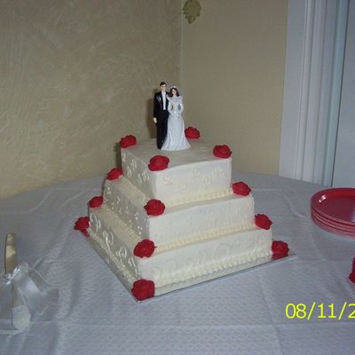 3-Tier Square Wedding Cake With Red Roses