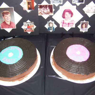 Back To The 50's Cakes