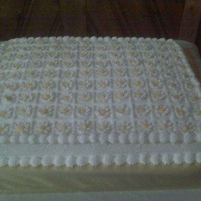 Daisy Sheet Cake