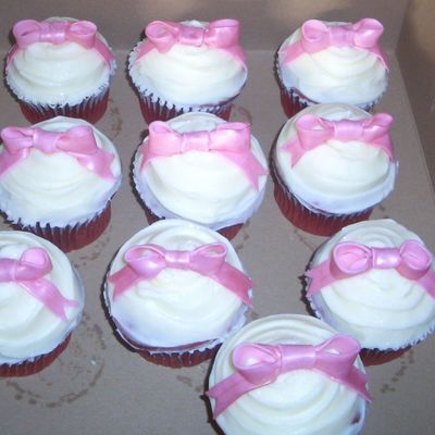 Cupcakes With Pink Bows