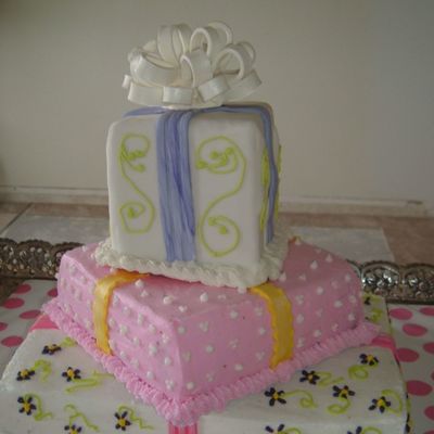 Shower Cake Presents