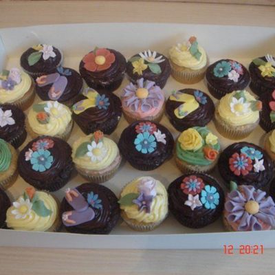 Summer Holliday Cup-Cakes