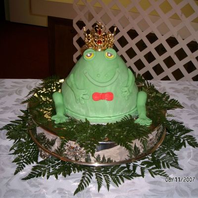 Froggie Goes A Courtin With His Crown