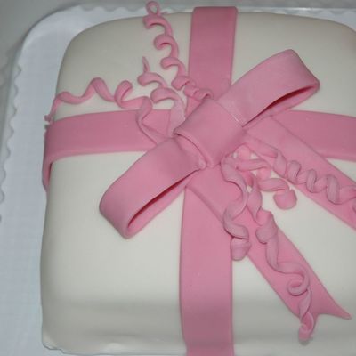 Present Cake For Wilton Class