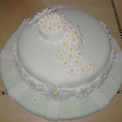 Daisy Cake