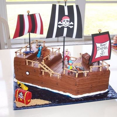 Pirate Ship Birthday Cake