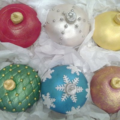 This Year's Xmas Tree Ornaments