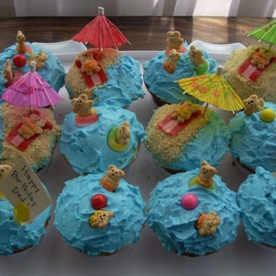 Bear Beach Party Cupcakes