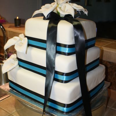 Black, Teal & Calla Lilly