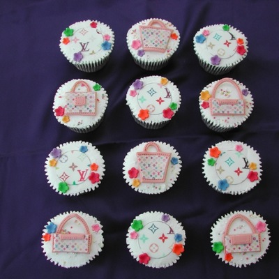 Lv Cupcakes