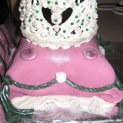 Princess Tiara Pilow Cake