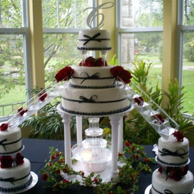 Classic Wedding Cake With A Modern Look