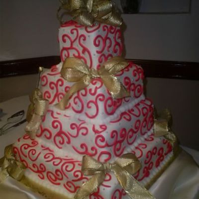 Golden Bows Wedding Cake