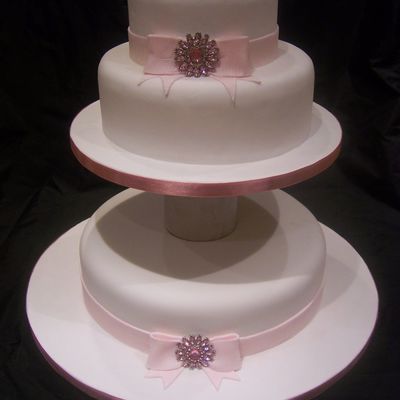 Pink Sparkly Wedding Cake With Diamontes