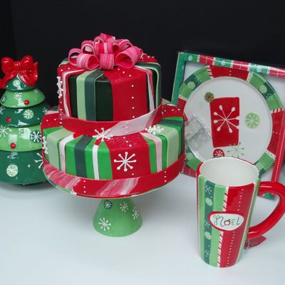 Christmas Cake To Match Ceramic Set