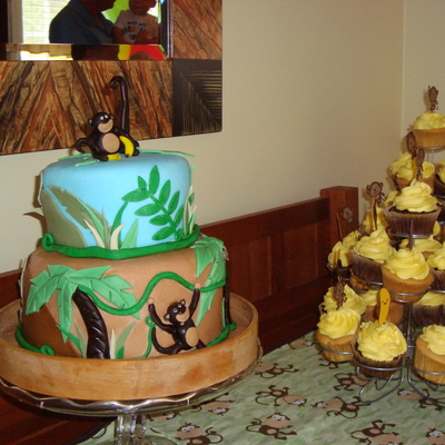 Monkey Party Cake With Cupcakes