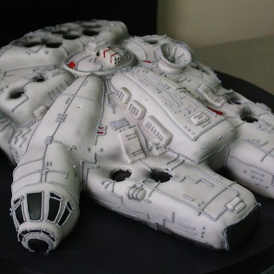 Millenium Falcon Cake