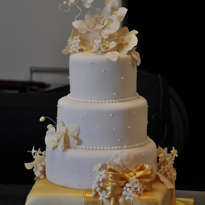 White And Gold Wedding Cake