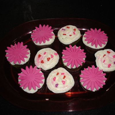 Pink Daisy Cupcakes