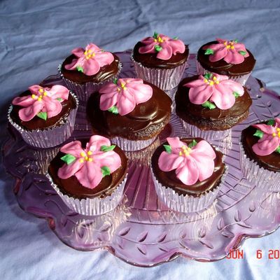 Petit Flower Cakes
