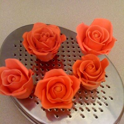 Gumpaste Roses