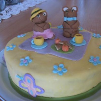 Teddy Bear Picnic Birthday Cake