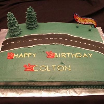 Hot Wheels Cake