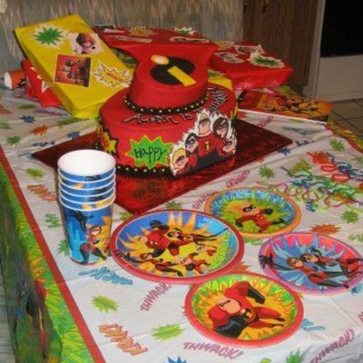 Incredibles Cake