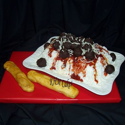 Spaghetti And Meatballs With Italian Bread