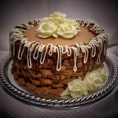 Mother's Day Cake With Ivory Roses, Sota Border And Basketweave.