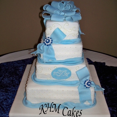 Gumpaste Vintage Broach Wedding Cake