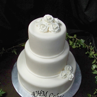 3 Tiered Round Fondant Wedding Cake