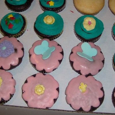 Buttercream W/fondant Decorations