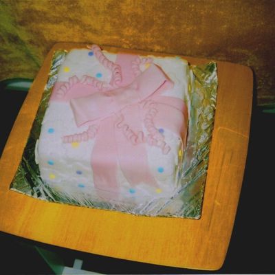 Presentcake1.jpg