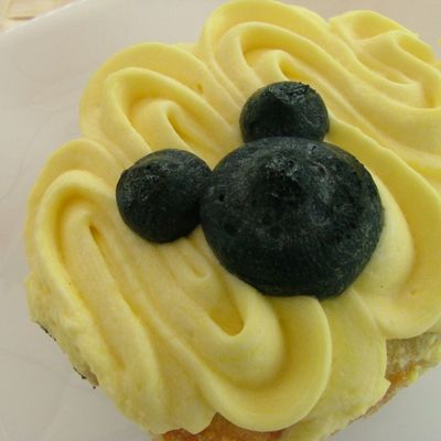 Mickey Mousse Cupcake