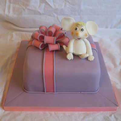 Present Cake With Topo Gigio.