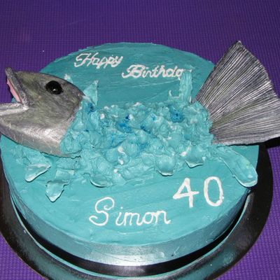 Buttercream Cake With Gumpaste Fish