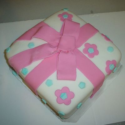 My 1St Fondant Cake From Class!