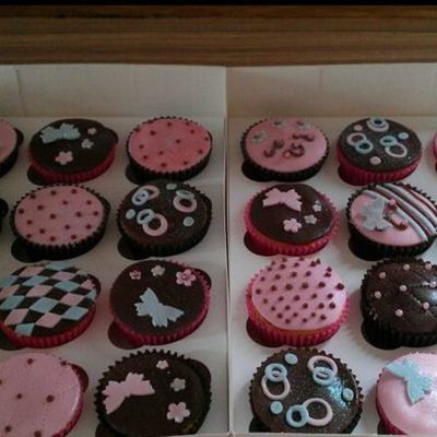 Pink & Chocolate Cupcakes