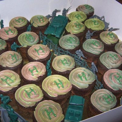 Army Cupcakes