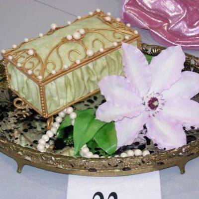 Gumpaste Jewelry Box And Clematis