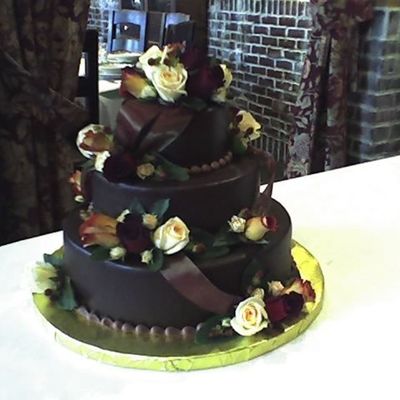 Chocolate Ganache Coated Cake