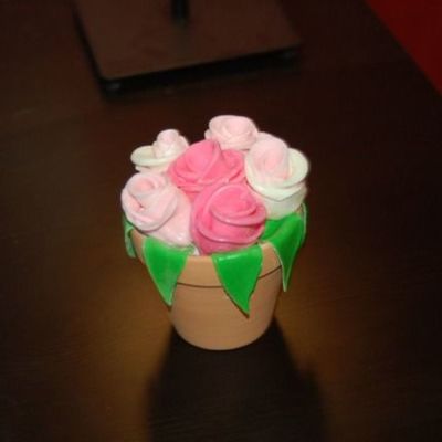 Cupcake With Duff Roses